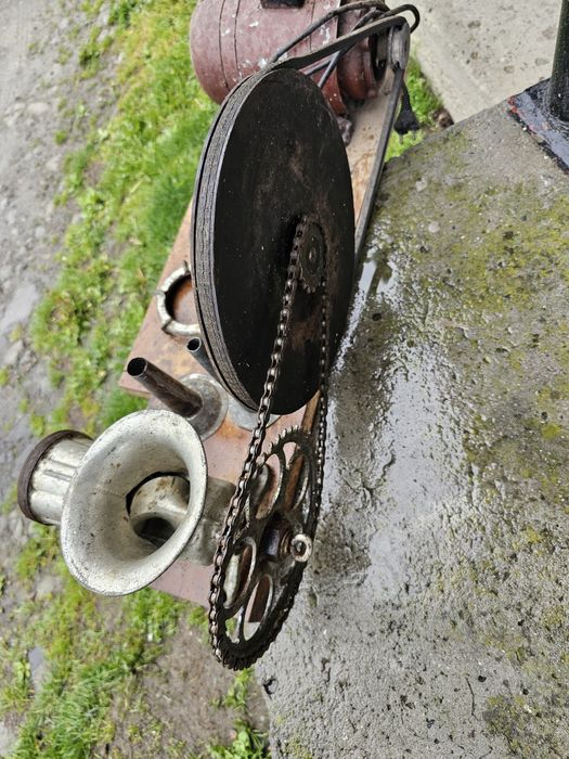 Maszynka alfa 22 z silnikiem.elektrycznym.