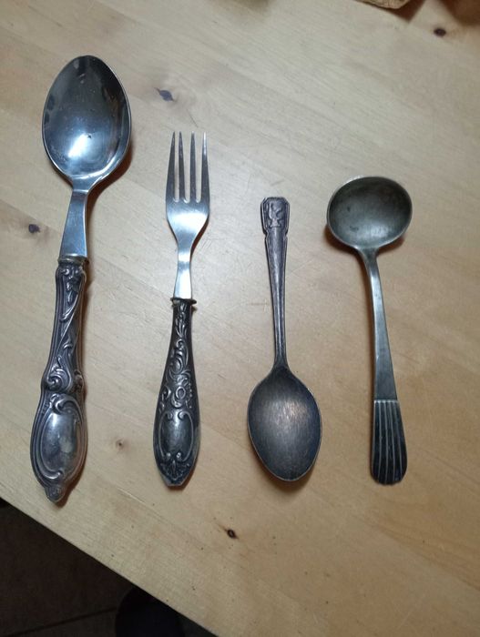 Prata antiga e usada