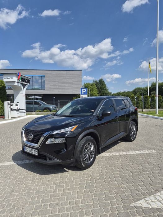 Продаю автомобіль Nissan Rogue 2021 р.в.  2.5 бензин. Все гарно обслужене, в описі деталі