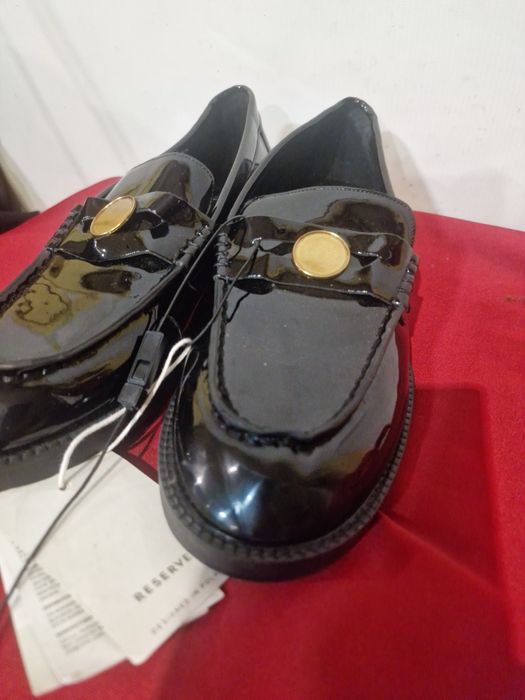 Nowe buty Reserved na płaskiej podeszwie mokasyny roz,38 pantofle