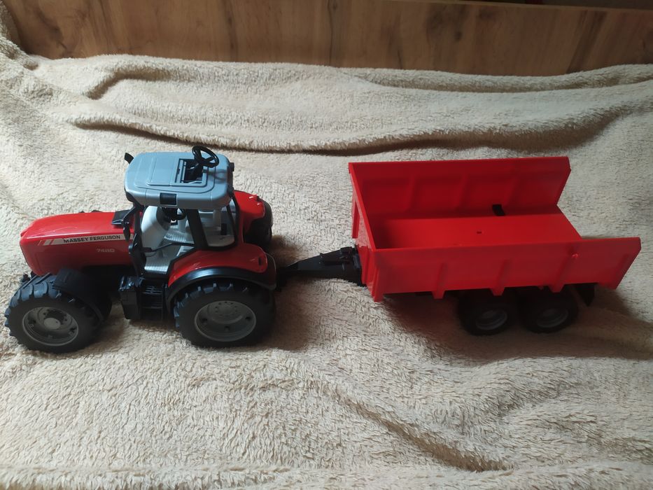 Игрушка трактор Bruder с прицепом