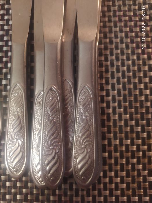 Продам столовые приборы!)