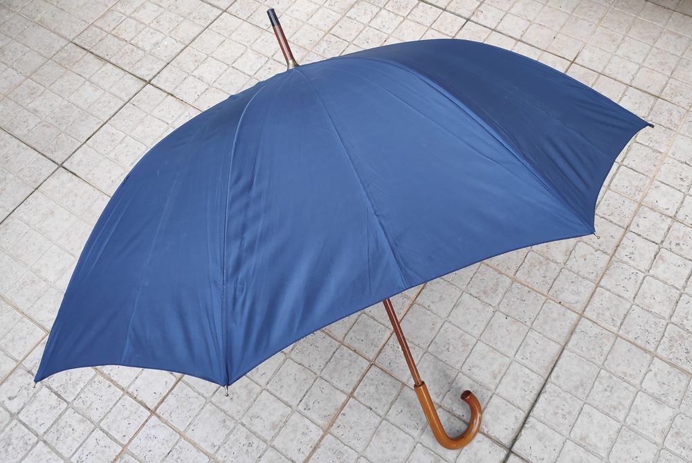 Guarda chuva unisexo.