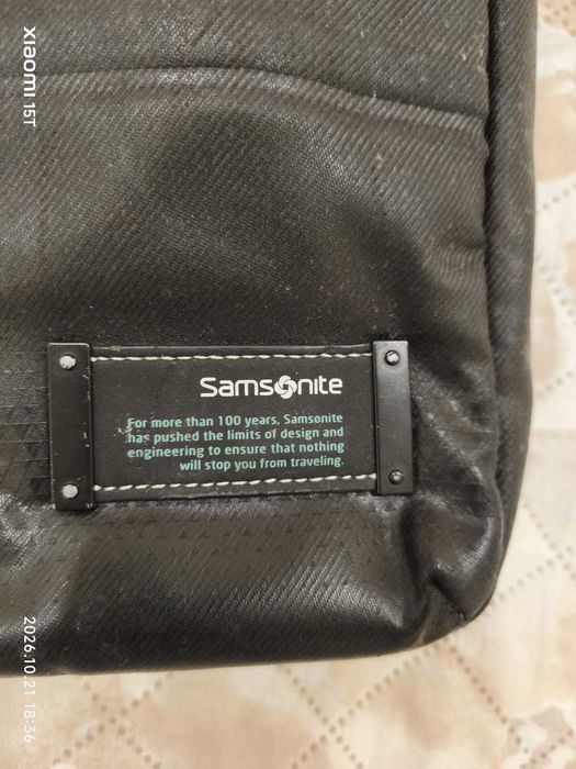 Mala tiracolo Samsonite em muito bom estado.