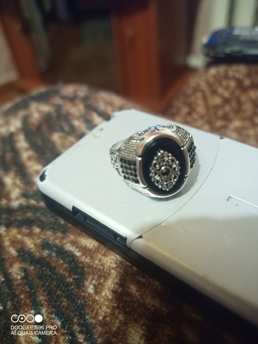 Продам перстень 20р.