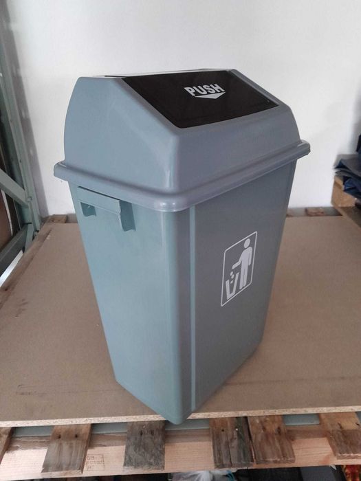 5 Contentores de lixo novos