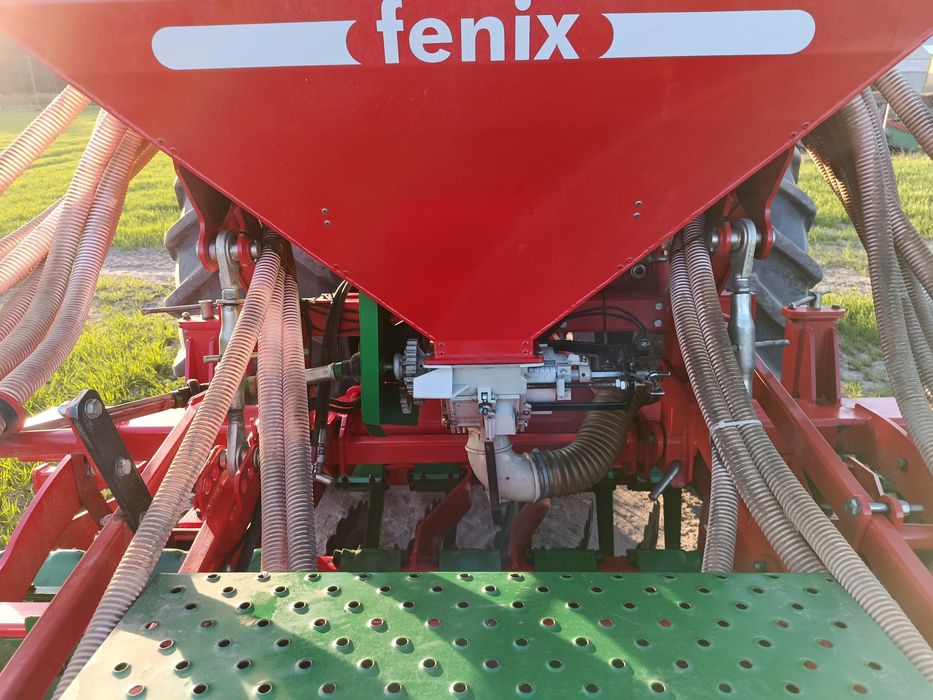 Siewnik pneumatyczny Unia Fenix 3m, Accord