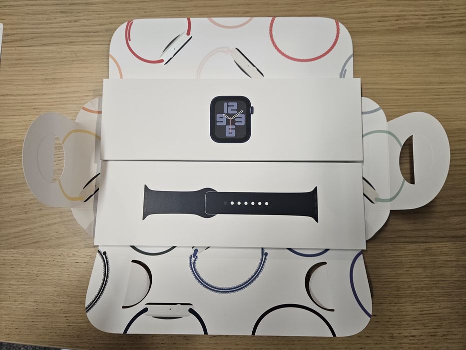 Apple Watch SE GPS 44mm Caixa de alumínio Midnight