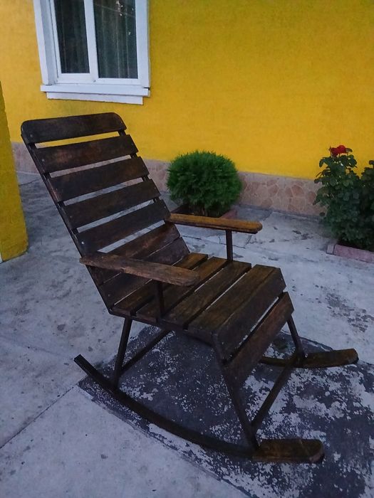 Садовое кресло качалка