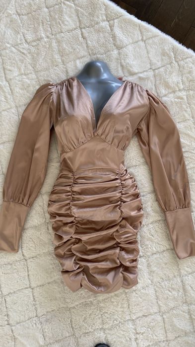 Elegancka wyjsciowa sukienka katniss s nowa