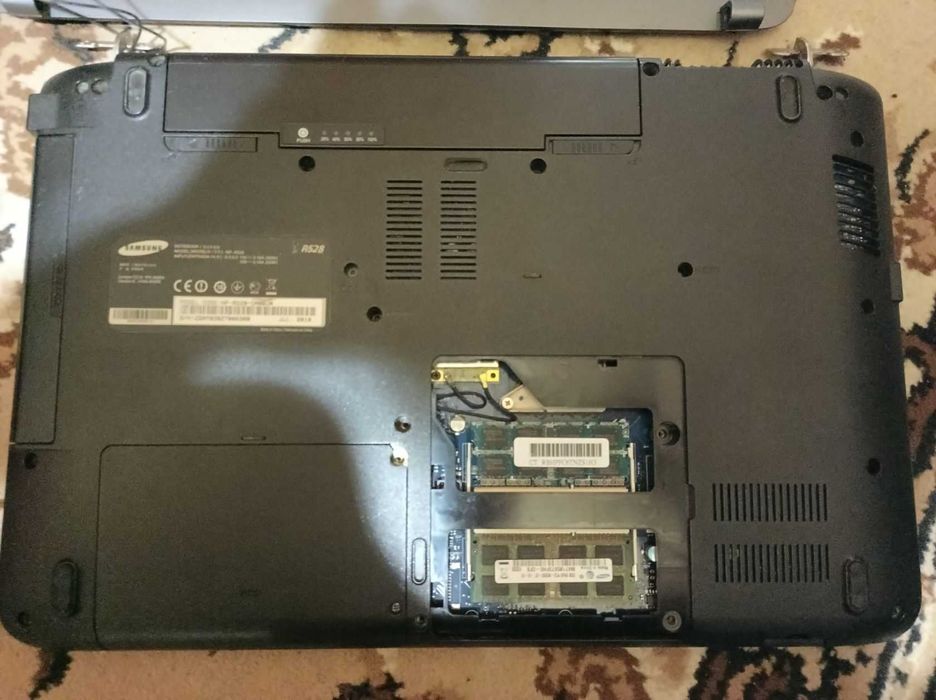 Два ноутбука  Samsung R528 4Gb RAM , Asus EeePC 1215p 2Gb. Ціна за все