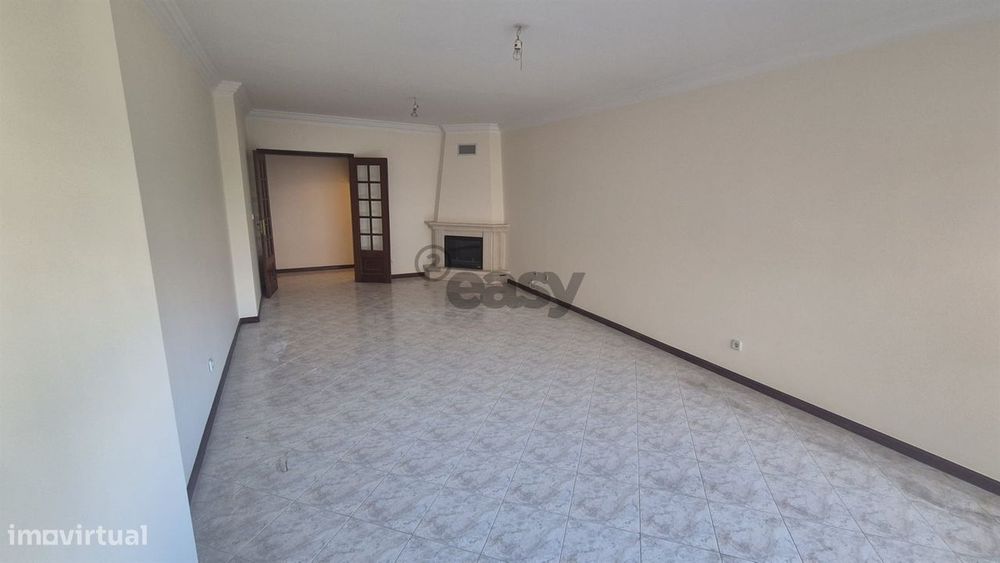 T2 na Cavaleira com parqueamento
