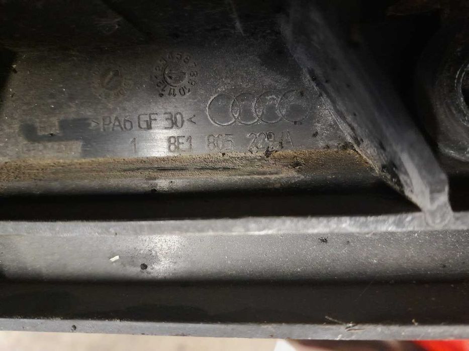 Podstawa mocowanie akumulatora Audi A4 B6 Seat Exeo 8E1'805229A