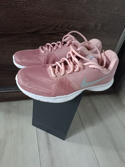 Nike flex r. 37,5 nowe
