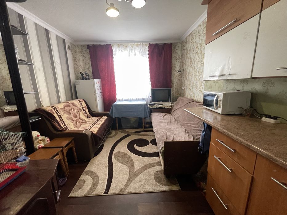 Продаж 2-х кімнат в гуртожитку в центрі(Шевченка)