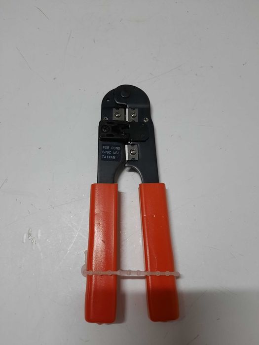 Alicates para  cravar fichas RJ45