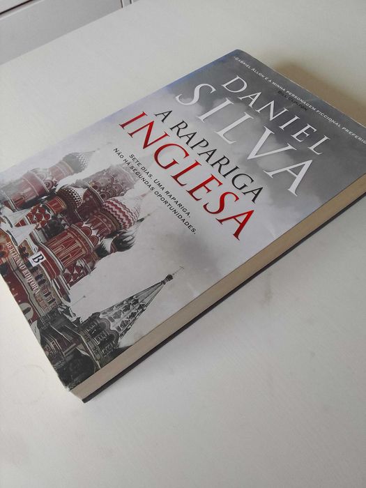 Livros vários de Daniel Silva em óptimo estado