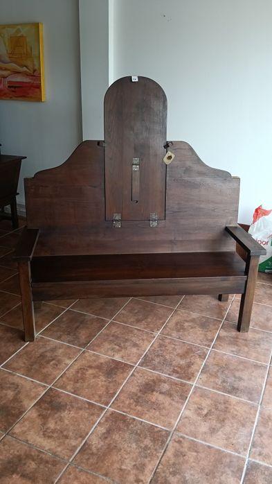 Exclusivo Banco de Entrada Estilo "Monk's Bench" (Banco de Monge) com Mesa Rebatível em Castanho Velho