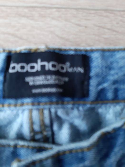 Jeansy z dziurami Boohoo Man