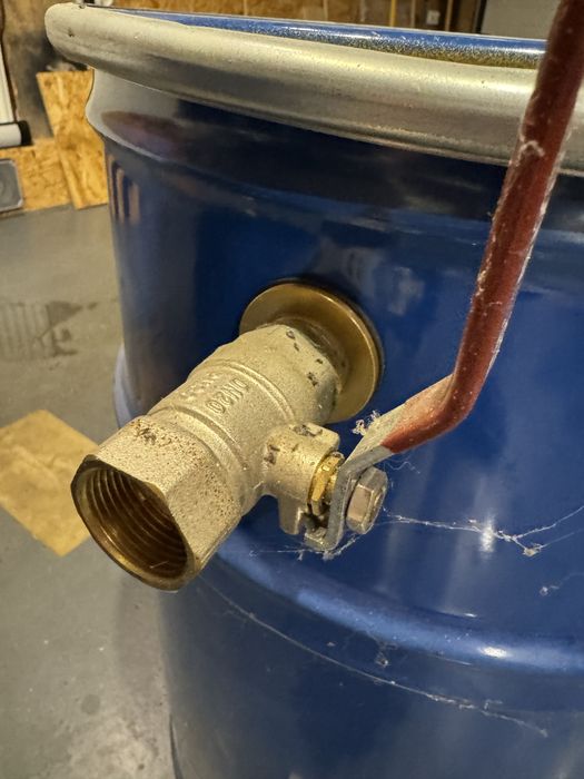 Beczka Beczki 60L stalowe Wodę do Kampera działkę Szczelne z Zaworami