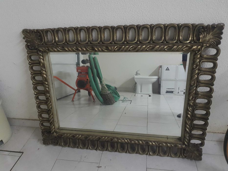 Espelho da sala de jantar e vários