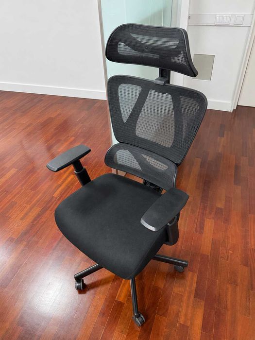 SÒ HOJE Três cadeiras de escritório ergonómicas, praticamente sem uso, adquiridas no ano passado (SIHOO M102C, ProtoArc EC100, MELOKEA ReliefBack Pro)