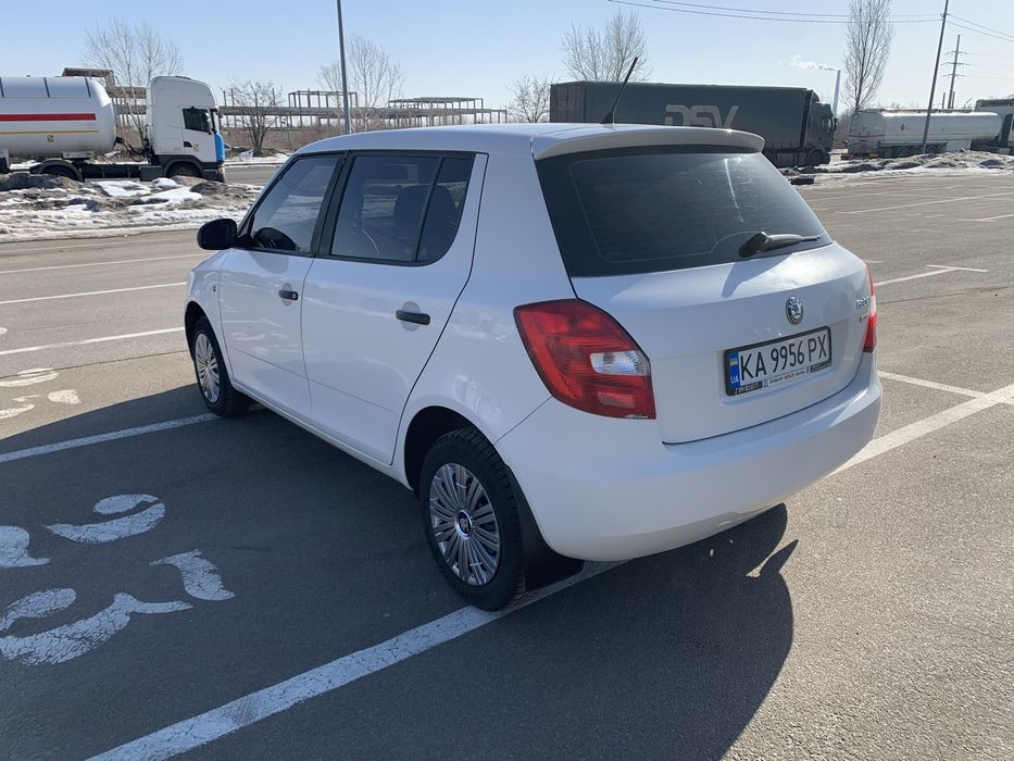 Skoda Fabia 2011 рестайлинг 1.4 газ/ бензин