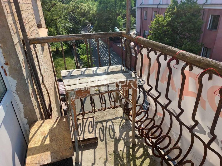 Лукʼянівка. Володимира Турця (Лермонтовська) вул., 4. Метро