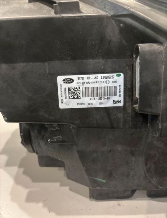 Farol esquerdo Ford puma