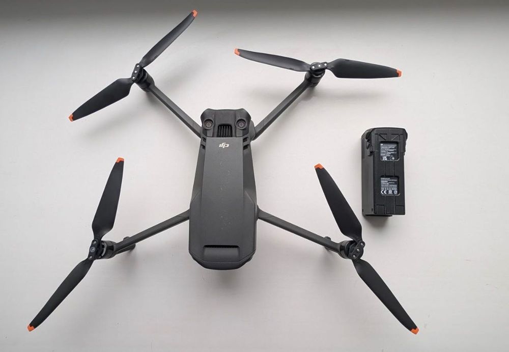 ТОП DJI Mavic 3 дрон в хорошем состоянии, не бу Дрон DJI Mavic 3