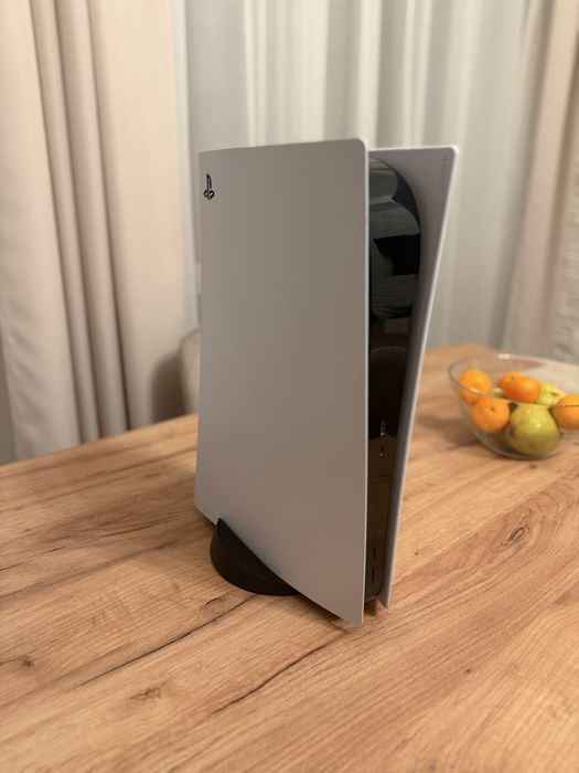 Ps5 z napędem i dyskiem 2 tb CRUCIAL pad hall lon nowy  stan jak nowy.