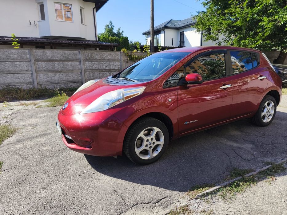 Nissan Leaf 40 кВт 240 км.