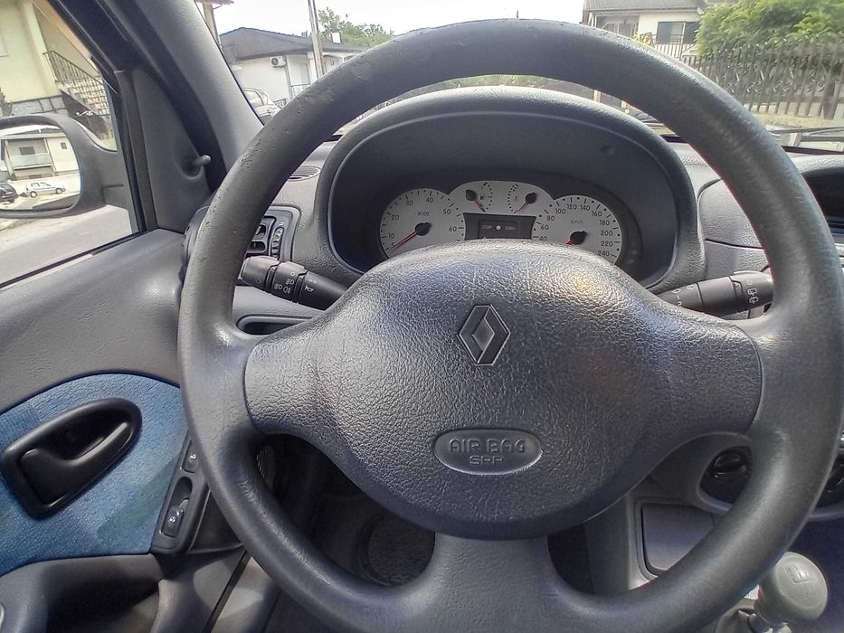 Renault Clio 1.2 Gasolina • 170 mil km • Bom Estado