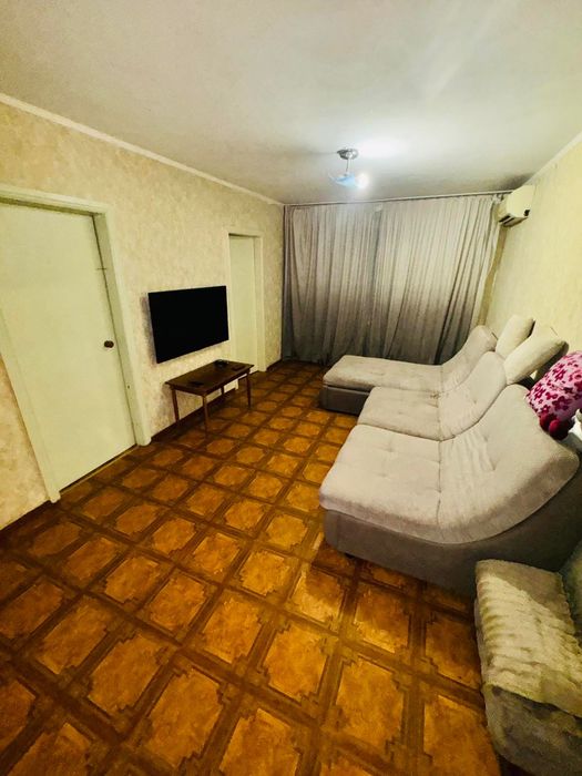 Балкон на всю квартиру.