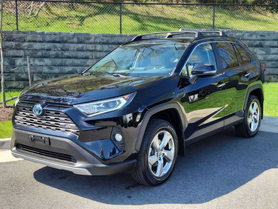 Toyota RAV4 Limited      2021