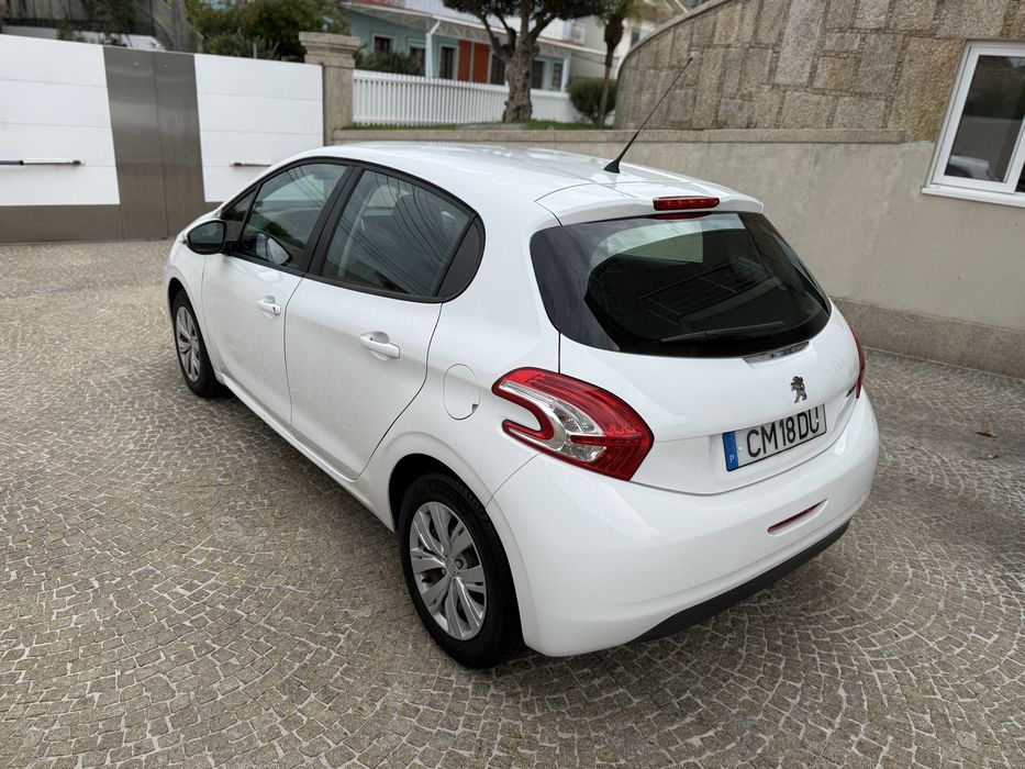 Peugeot 208 1.4 diesel 175.000km Agosto/2014