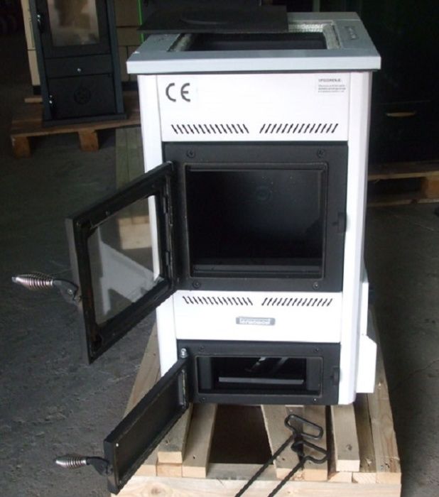 Piec kuchenny Termomont Temy ES-10 z funkcją C.O. 10 KW.