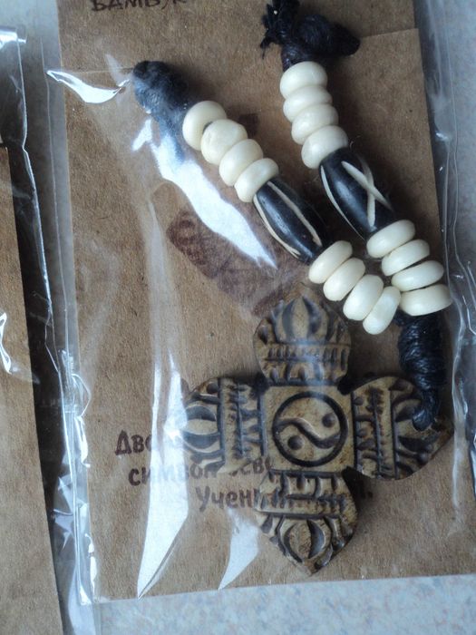 "Tybetańskie amulety" z kości byka Ręcznie robione. p/p 4-3 cm