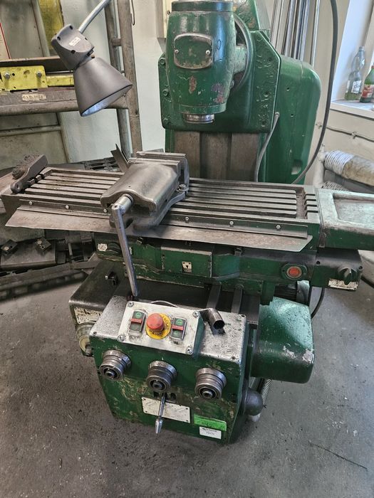 Frezarka FU 250X1000