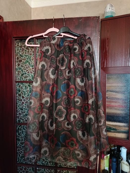 Tiulowa spódnica na podszewce