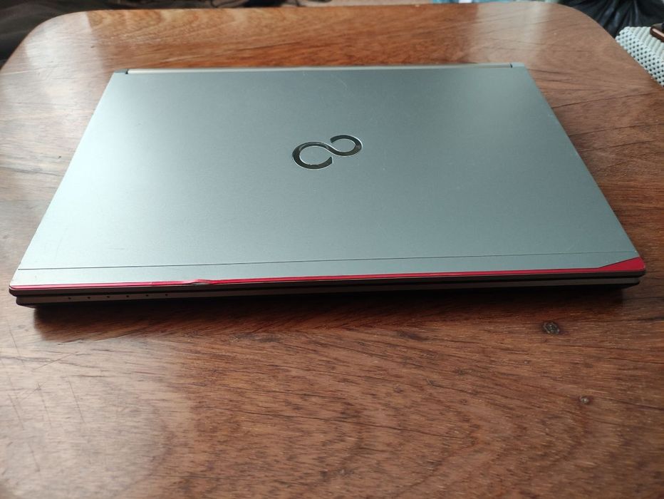 Fujitsu Lifebook E744