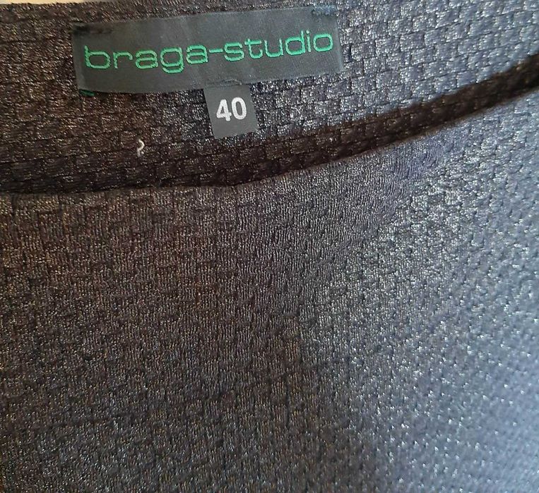 Sukienka czarna z rękawem 3/4 - rozmiar 40/42