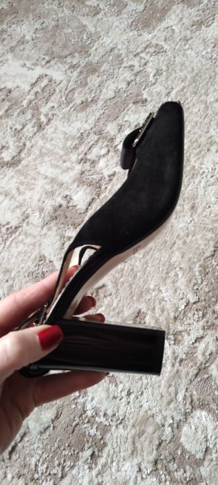 Босоніжки жіночі