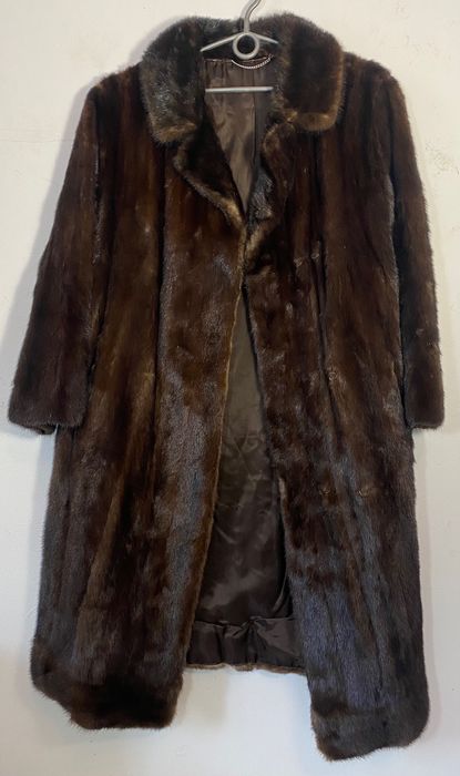 Futro z norek brązowe