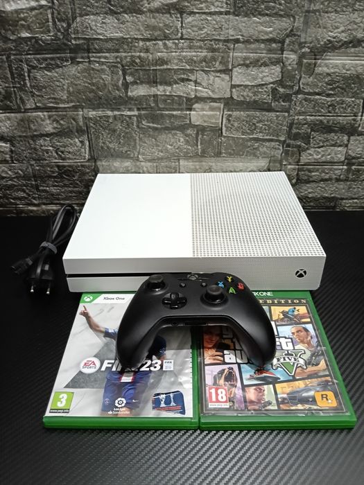 Xbox One S 1Tb + Comando e 4 jogos !