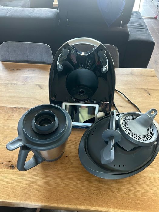 Czarny  thermomix TM6