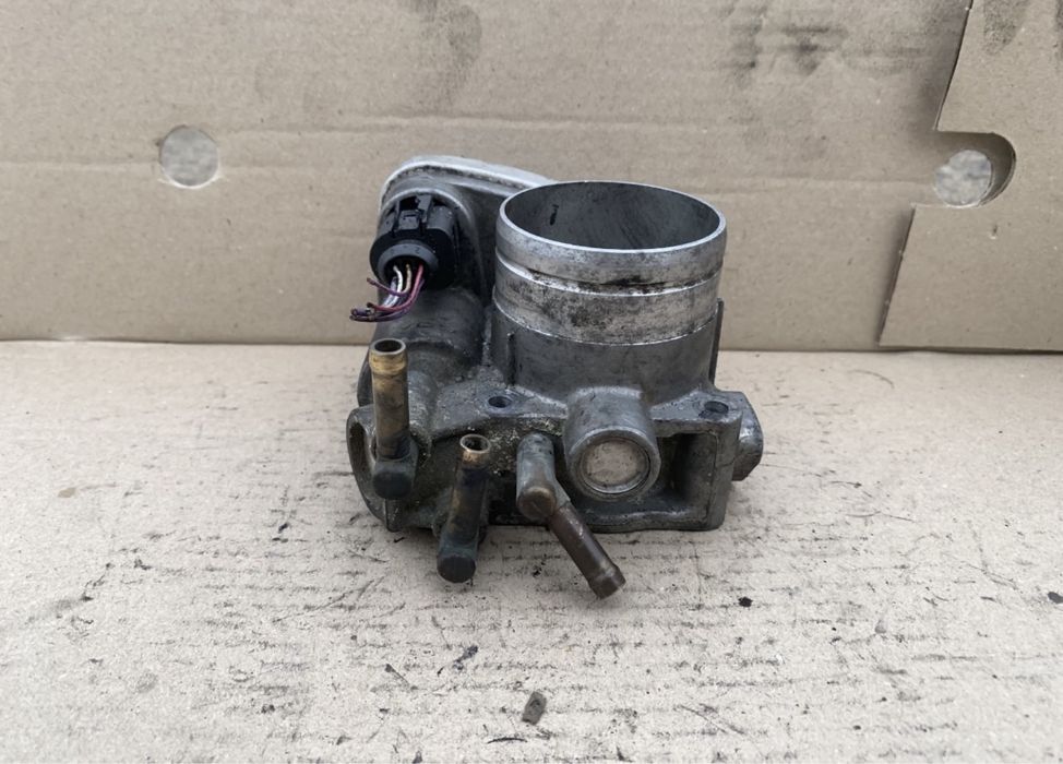 Дросельна Заслонка VW Audi Skoda 06А133062АВ BSE BGU 1.6 BFQ Tour Golf