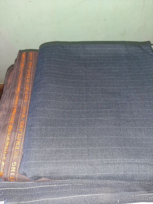 Продам відрізи тканин, для пошиття пальто, костюмів,штанів,спідниці .