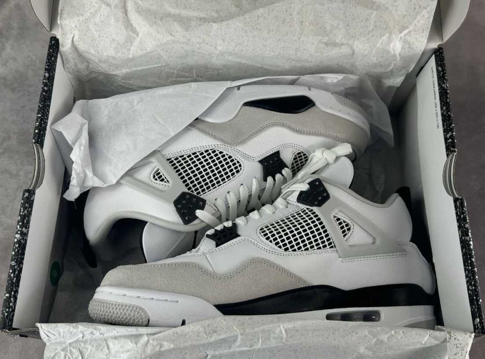 Jordan 4 Retro Military Black R.39