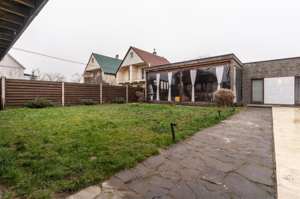 Подобова оренда будинок біля м. Лівобережна 149кв.м Є світло